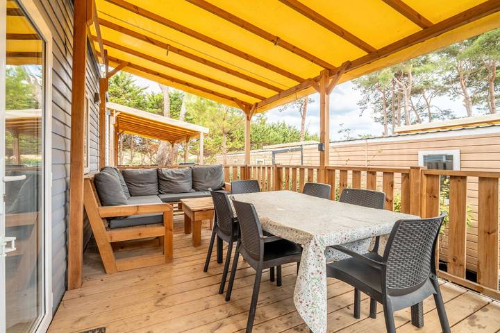 Camping pour 6 personnes, avec jacuzzi et bassin pour enfant, adapté aux familles