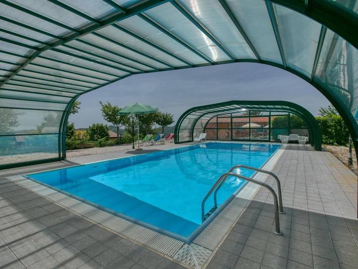 Casa vacanza per 6 persone, con Idromassaggio e Terrazza nonché Piscina nelle Marche
