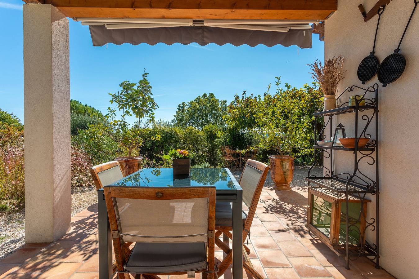 Ganze Wohnung, Appartement 'Les Tarentes' mit Bergblick, Gemeinschaftspool und Wlan in Cotignac, Brignoles Region