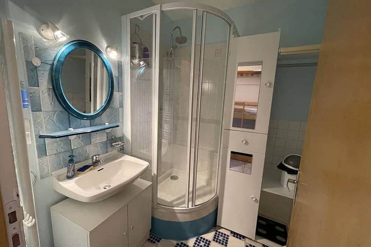 Appartement entier, Studio au pied des pistes avec Wifi, idéal pour 4 personnes, proche commerces et patinoire in Le Lioran, Laveissière