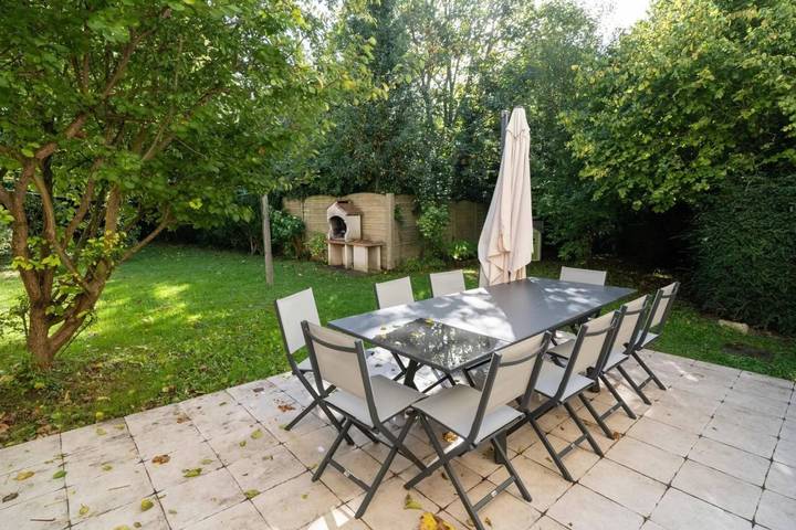 Location de vacances pour 10 personnes, avec jardin, adapté aux familles à Saint-Martin-des-Entrées - 3