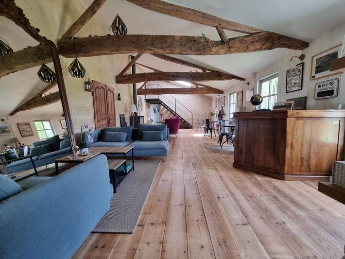 Cottage pour 2 personnes, avec terrasse ainsi que piscine et jacuzzi à Asques