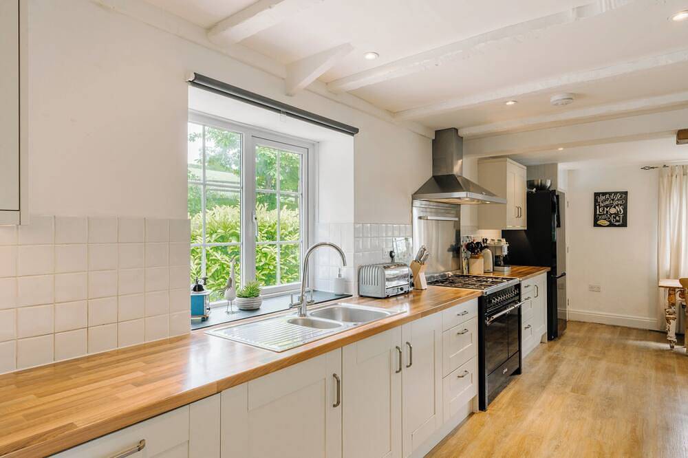 Large Group Holiday Accommodation – 3 Cottages Sleeping 18 in North Devon in Bideford, Devon