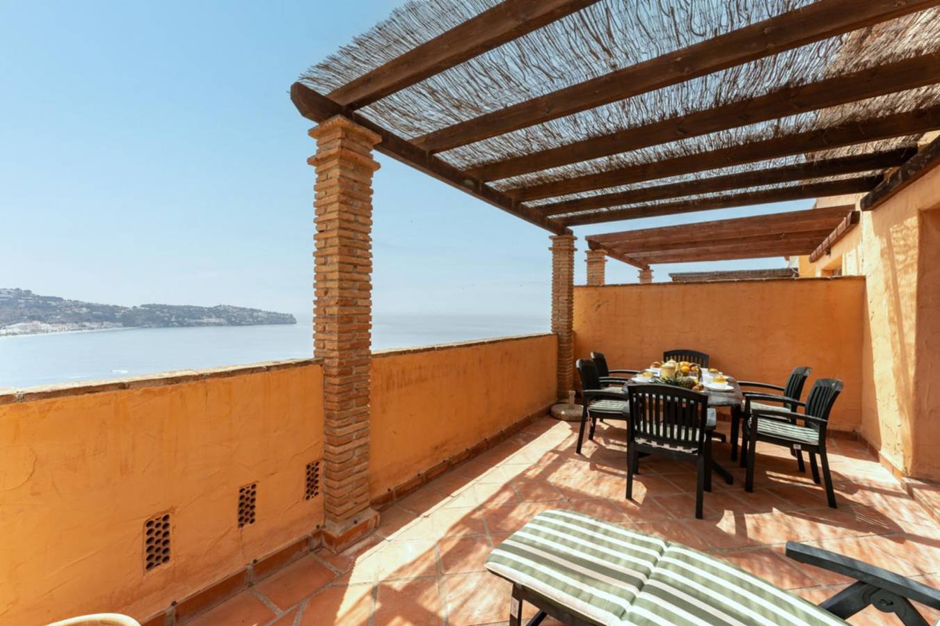 Ganze Wohnung, Ferienwohnung für 4 Personen mit Balkon/Terrasse in Cerro Gordo, Almuñecar