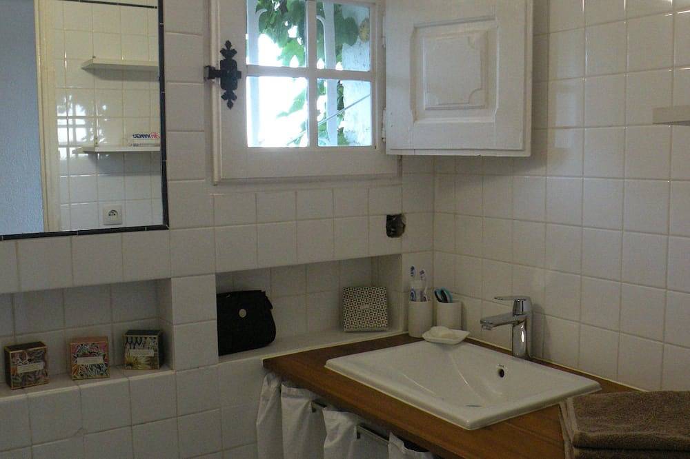 Charming Mazet Provencal in Spéracèdes, Cannes region