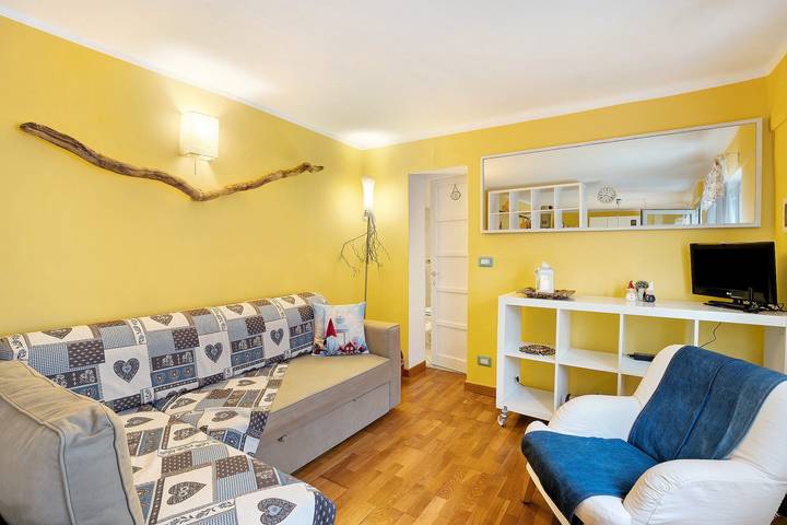 Ferienwohnung für 4 Personen, mit Garten und Seeblick im Piemont