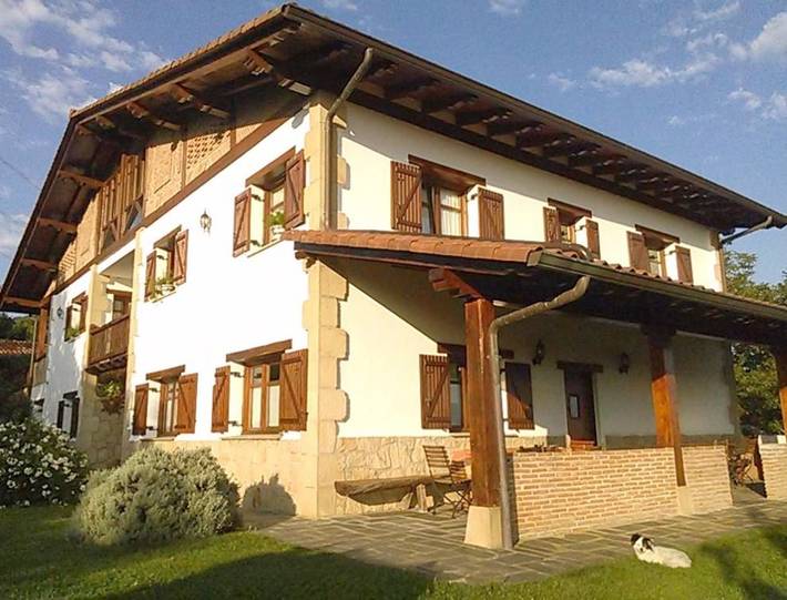 Casa rural para 12 personas, con Terraza además de Jardín y Vistas en el País Vasco - 3