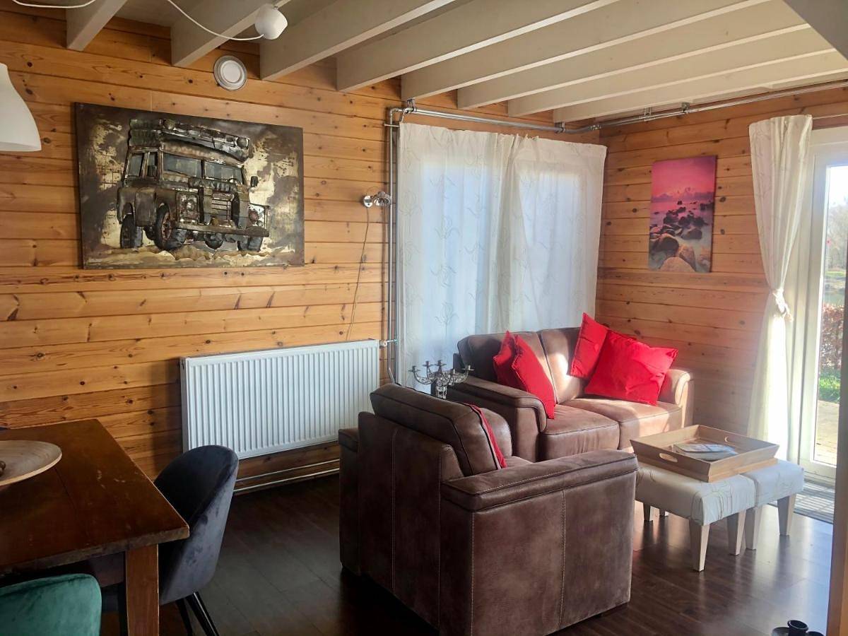 Three-Bedroom Cottage in Maaseik, Limbourg (Belgique)