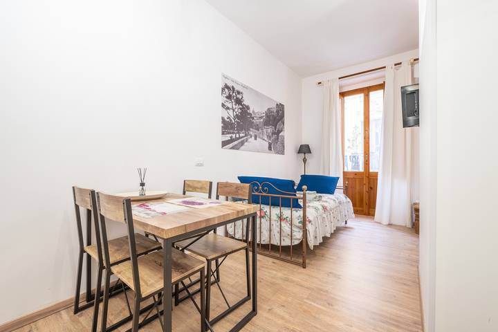 Dom dla 3 osób, z balkon w Cagliari