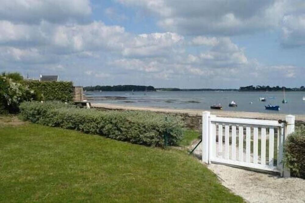 Appartement entier, App. duplex à Locmariaquer, au bord du golfe,accés direct à la mer. in Locmariaquer, Côte des Mégalithes