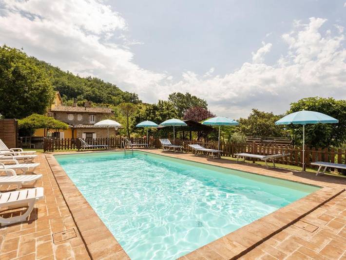 Ferienhaus für 4 Personen, mit Balkon und Terrasse sowie Garten und Pool in Assisi