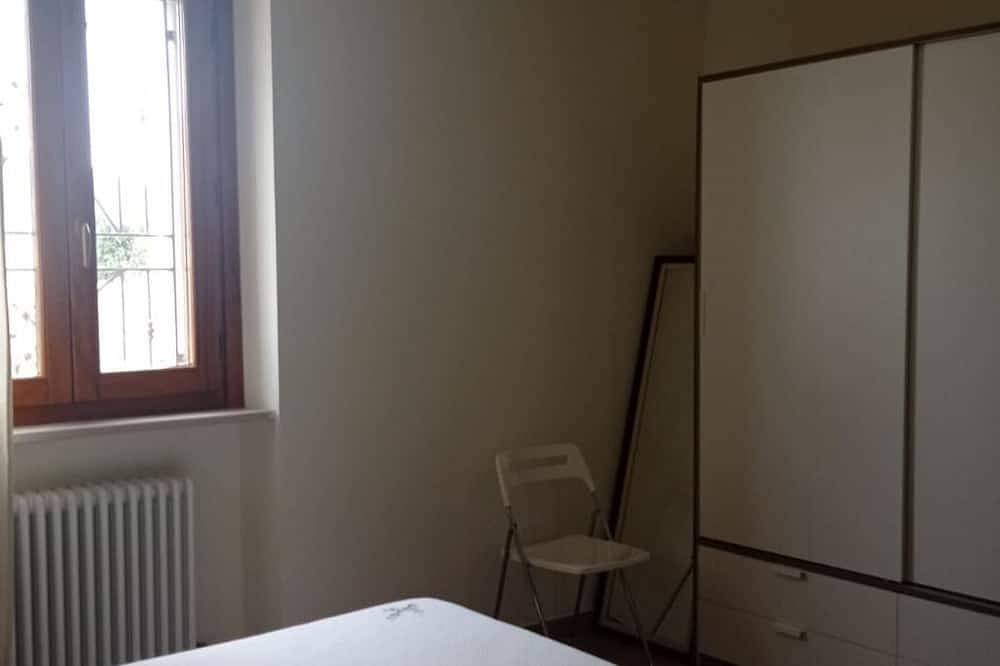 Apartamento entero, En el parque Conero, con el mar debajo de la casa. in Ancona, Riviera del Conero