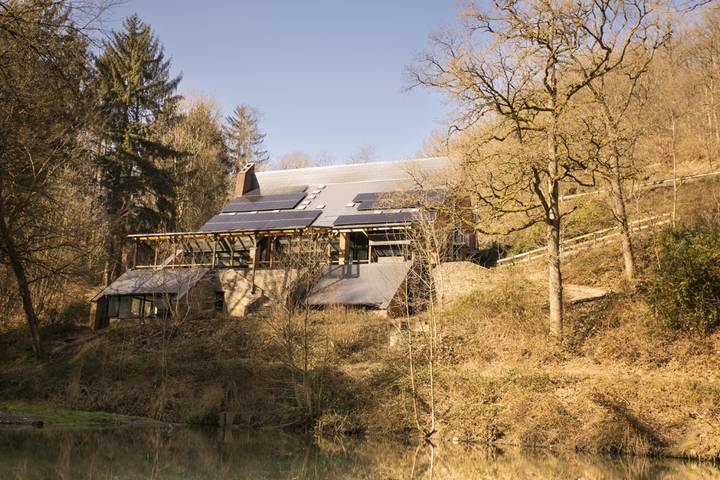 Maison de vacances pour 55 personnes, avec jacuzzi et jardin ainsi que terrasse et sauna à Hastière