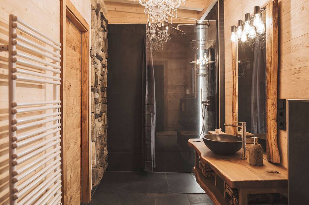 Chalet Bärenhöhle I eigene Sauna, Whirlpool, Hottub und Komfort in Vorra, Frankenalb