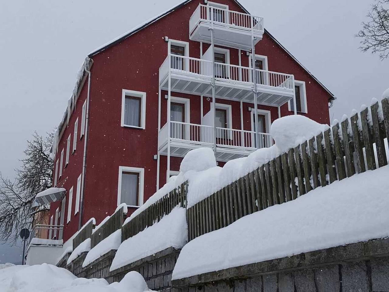 Apartments Fichtelberger Blick - 1,5-Zimmer-Apartment Gartenblick in Oberwiesenthal, Erzgebirge