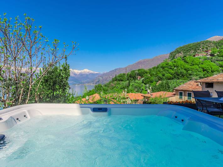 Ferienhaus für 13 Personen, mit Balkon und Terrasse sowie Garten und Seeblick in der Lombardei - 3
