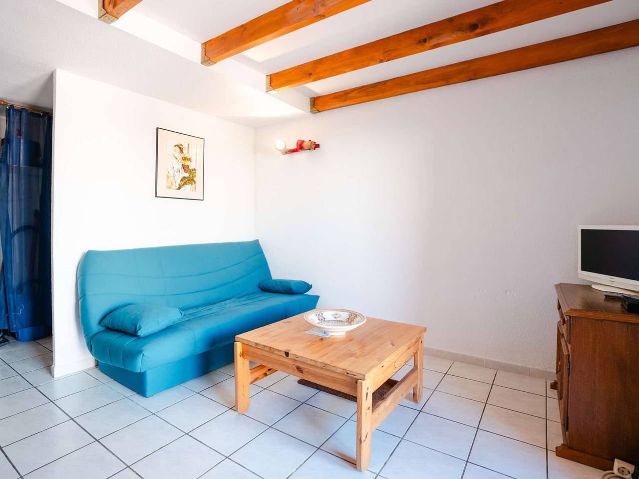 Mezzanine studio with pool, Wifi & pets allowed in Gruissan in Gruissan (Ville), Gruissan