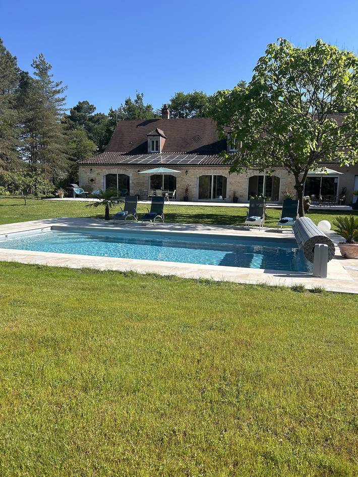 Chambre d’hôte pour 2 personnes, avec piscine et jardin à Fossemagne