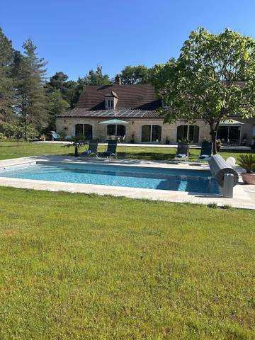 Cottage pour 2 personnes, avec piscine et jardin à Fossemagne