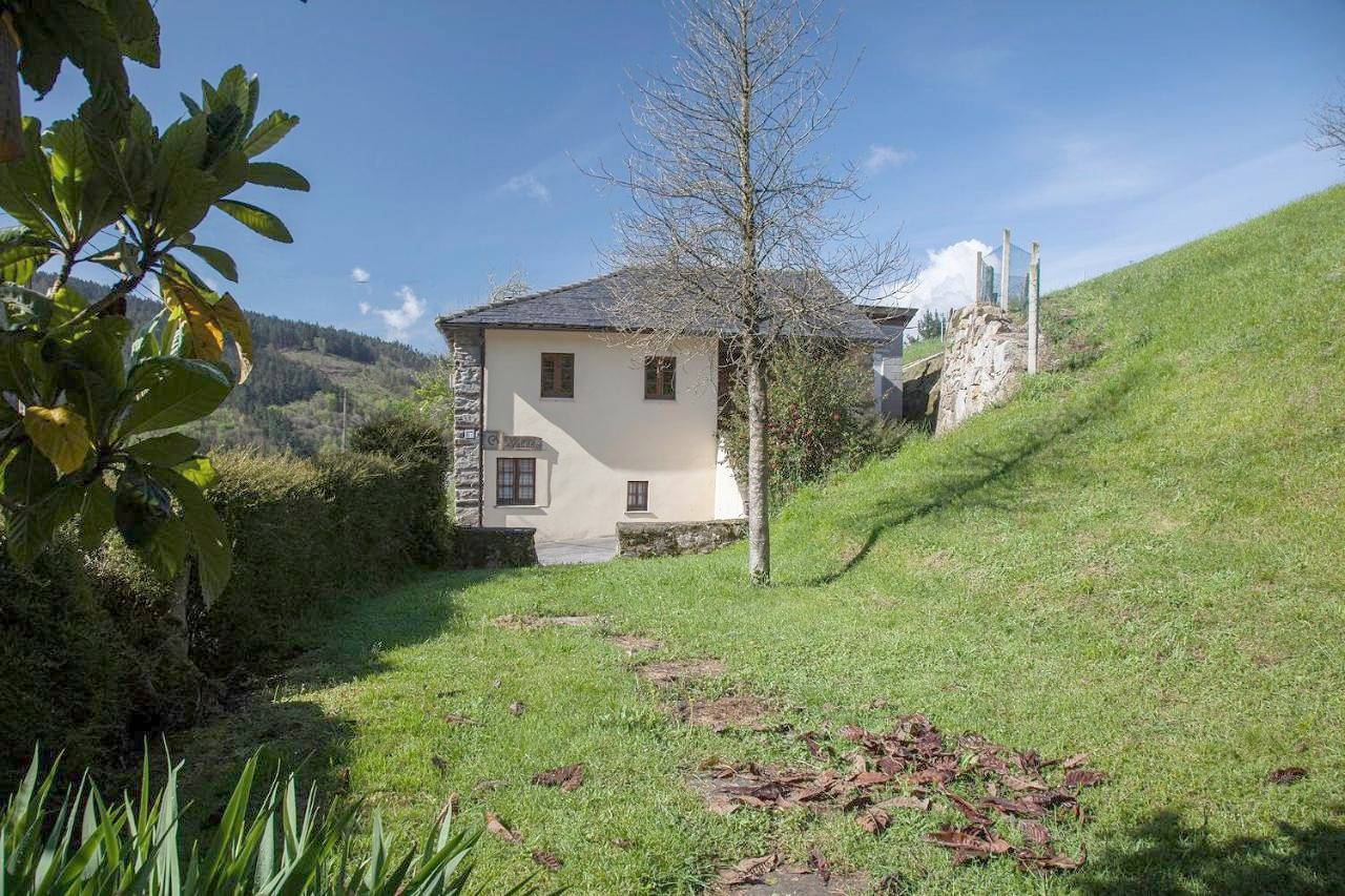 Casa de Aldea Vache in Tineo, Costa Verde