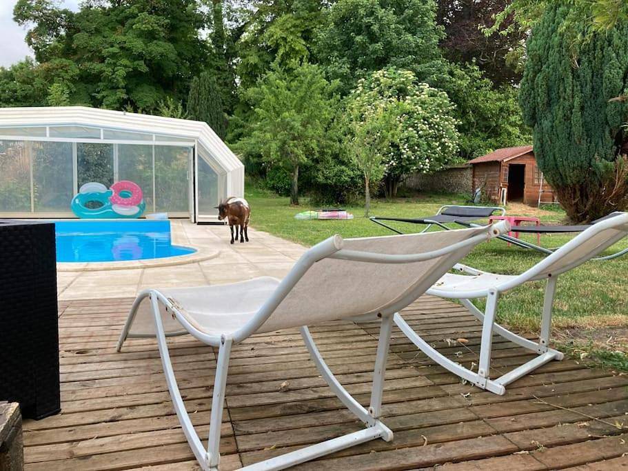 Appartement entier, Chez Lilly & Cie 10 à 12 personnes avec sauna et piscine in Saint-Martin-d'Ablois, Marne