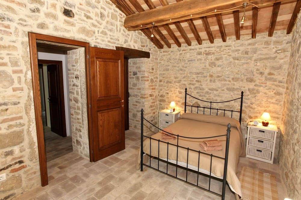 Casa en Umbría con vistas al lago y piscina in Lisciano Niccone, Valtiberina