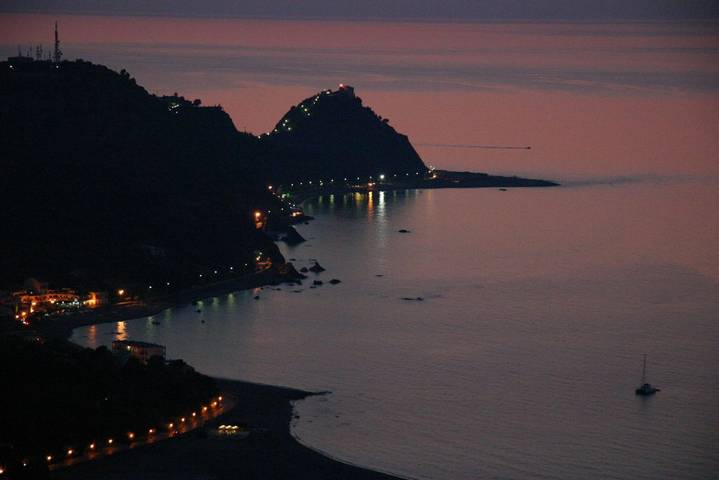 Appartement entier, Stella Marina - deux pièces avec balcon  in Capo d'Orlando, Province de Messina