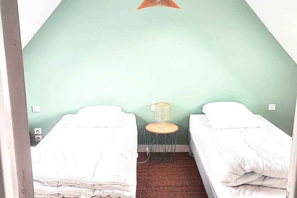 Charming house 100 mt from the famous \"La Torche\" beach\n\n in Plomeur, Côte de Cornouaille