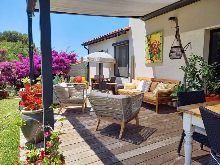 Villa pour 8 personnes, avec terrasse ainsi que jardin et piscine à Hyeres - 4