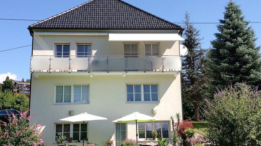 Ferienwohnung für 2 Personen, mit Garten und Balkon sowie Ausblick in Seeboden