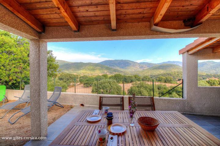 Gîte pour 4 personnes, avec Terrasse ainsi que Jardin et Vue à Sollacaro - 2