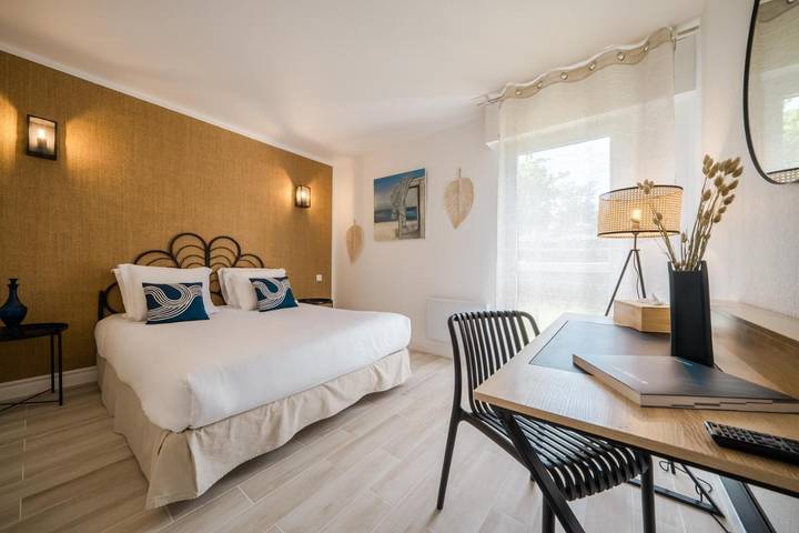 Hôtel pour 4 personnes, avec jardin, animaux acceptés à Saint-Lyphard