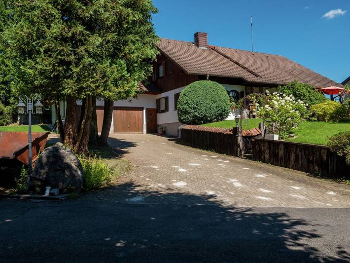 Ferienwohnung für 4 Personen, mit Balkon und Garten in Gütenbach