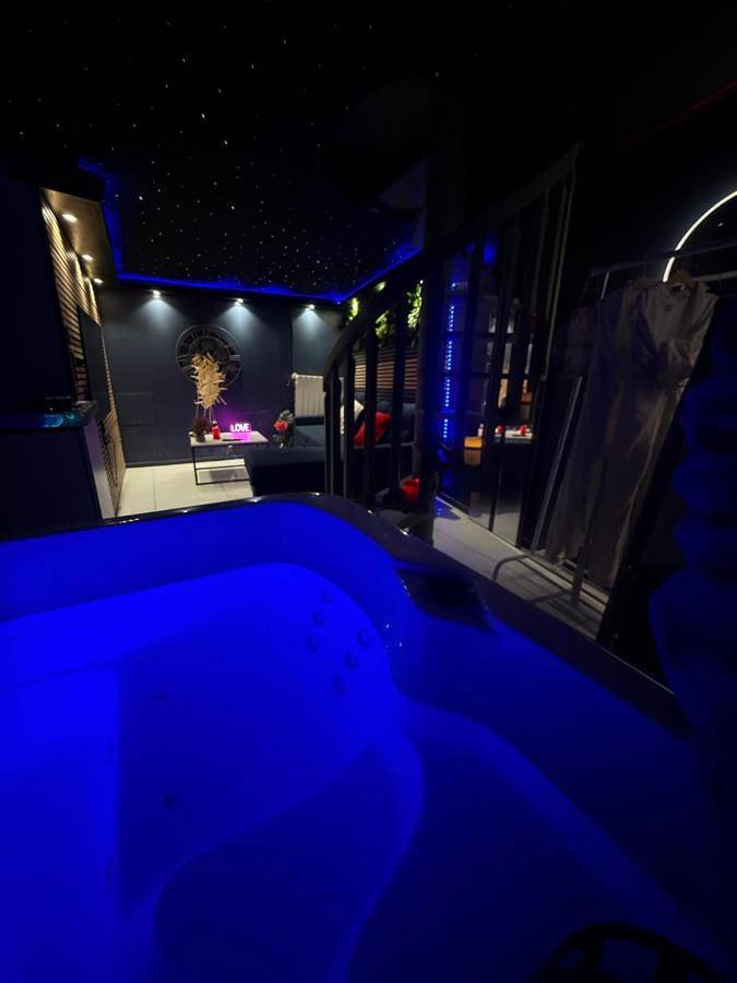 Gîte pour 2 personnes, avec jacuzzi à Maisdon-sur-Sèvre
