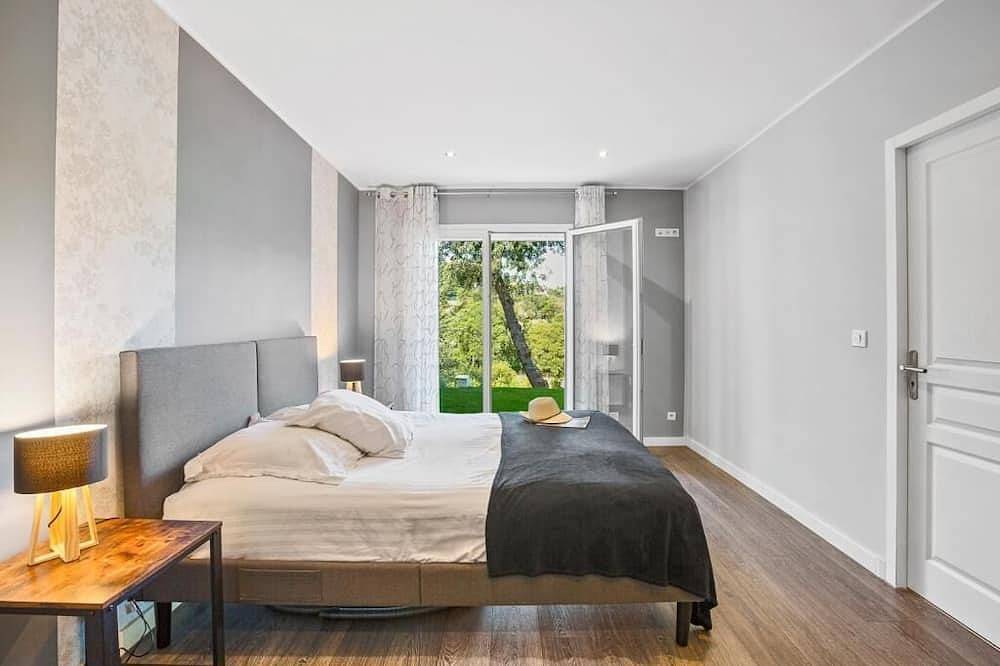 Unforgettable Holidays: Villa With Swimming Pool, Hammam and Gym in Châteauneuf-Grasse, Cannes region