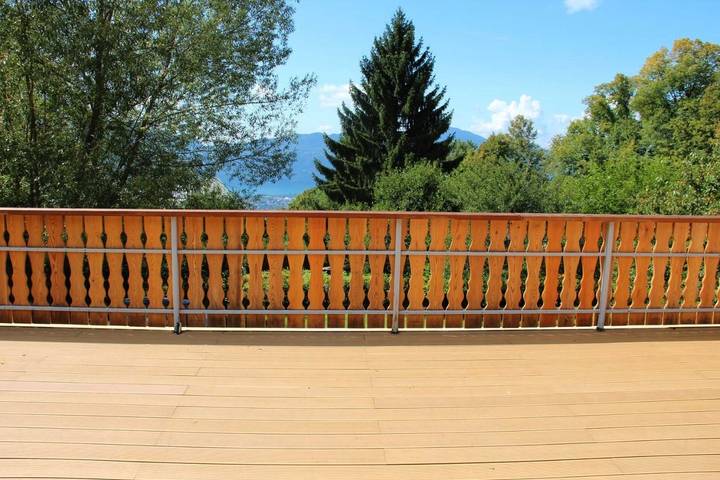 Location de vacances pour 6 personnes, avec vue et balcon ainsi que vue sur le lac et jardin à Pugny-Chatenod - 3