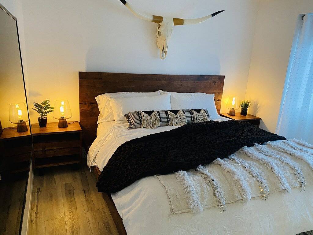 Stone Steps Beach is open ! Just Steps Away from the beach. in Encinitas, San Diego County