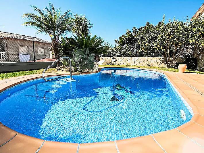 Chalet para 8 personas, con Balcón y Terraza además de Jardín y Piscina en Bajo Penedés - 3