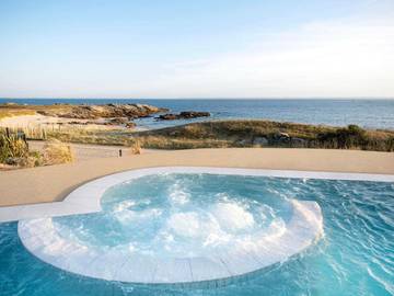 Hôtel pour 2 personnes, avec jacuzzi et piscine ainsi que terrasse et sauna, animaux acceptés dans Thalassa