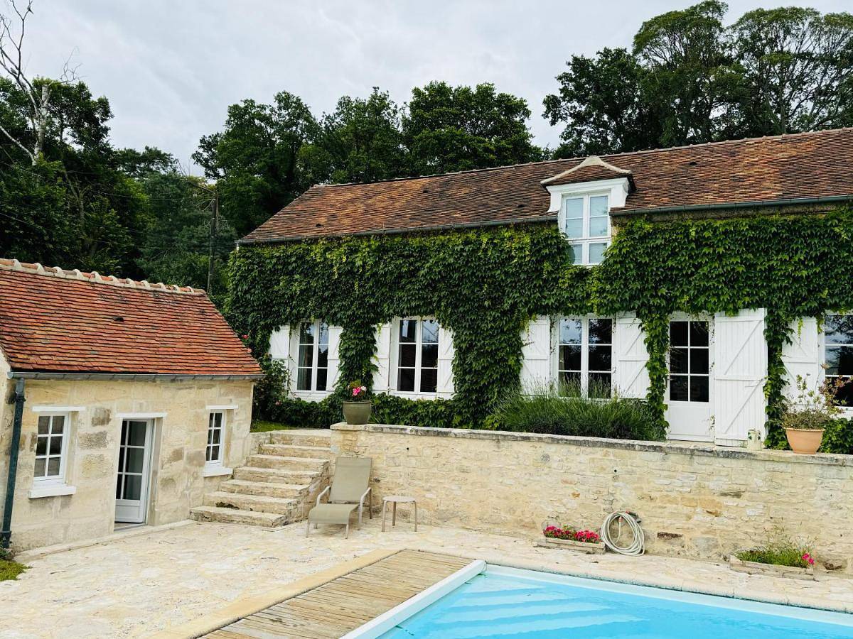 Three-Bedroom Villa in Apremont (Oise), Oise