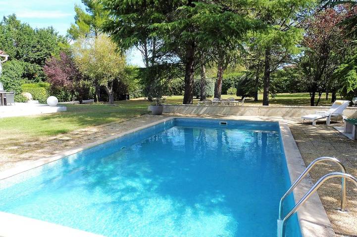 Location de vacances pour 7 personnes, avec jardin et terrasse à Cabriès