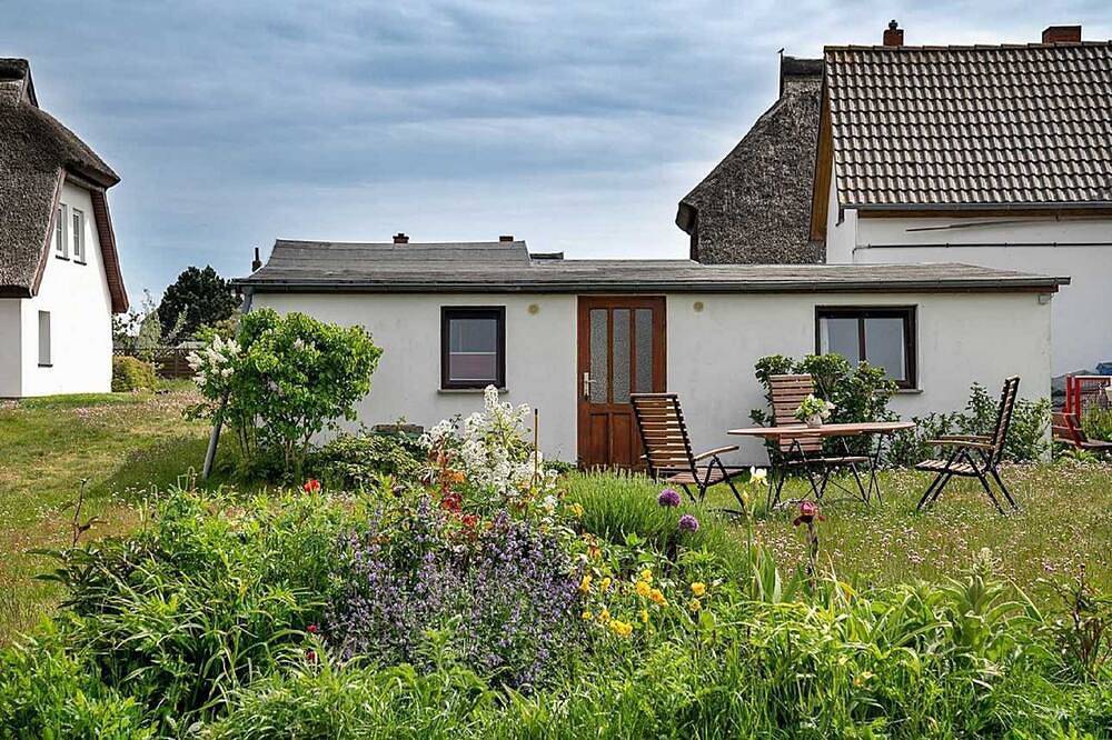 Bungalow - holiday home Silvia Striesow in Neuendorf Hiddensee Island, Hiddensee