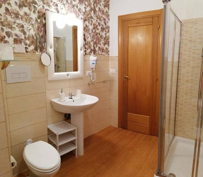 Chambre d’hôte pour 2 personnes, avec vue et balcon, animaux acceptés à Foggia - 3