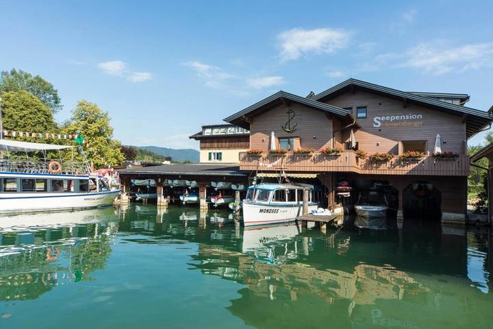 Maison d’hôte pour 2 personnes, avec Balcon et Terrasse ainsi que Jardin et Vue sur le lac dans Mondsee