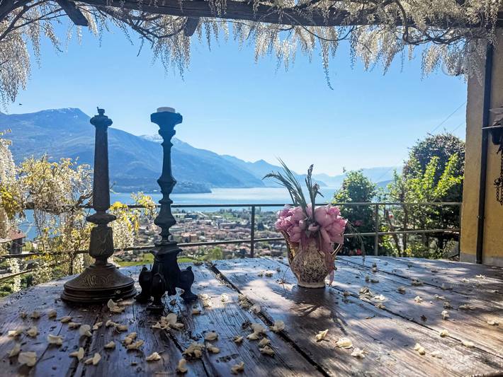 Ferienwohnung für 2 Personen, mit Terrasse und Garten sowie Pool in Gravedona