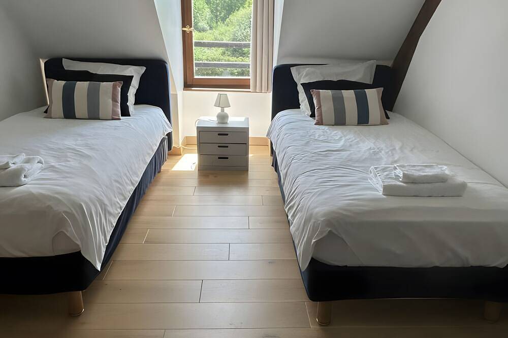 Maison de vacances 'Le Pré des Fées' avec vue sur le lac, piscine privée et jardin privé in Salbris, Sologne