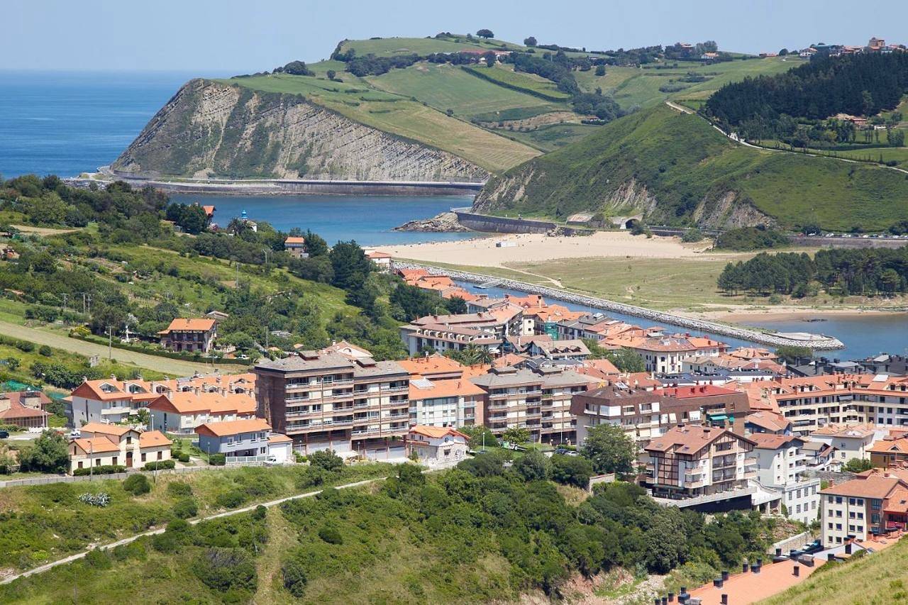 Hotel Flysch in Itzurun hondartza (Zumaia), Zumaia
