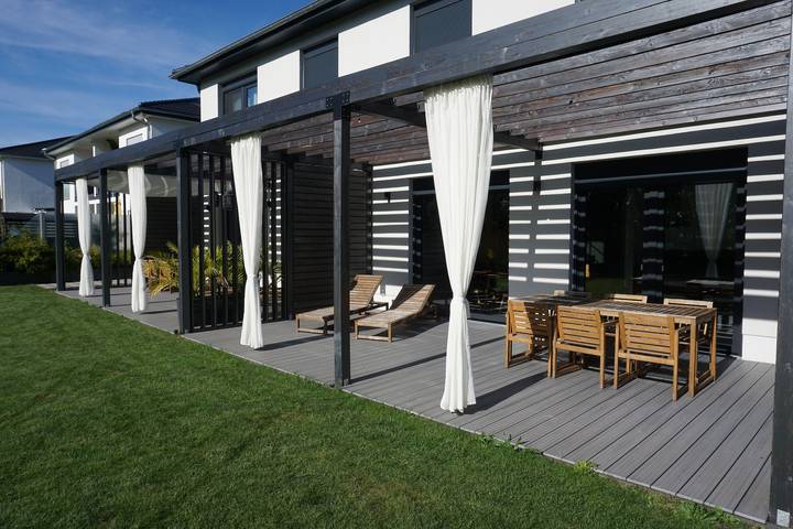 Ferienhaus 'Schlossterrassen 4a' mit Seeblick, privater Terrasse und WLAN in Pouch, Muldestausee