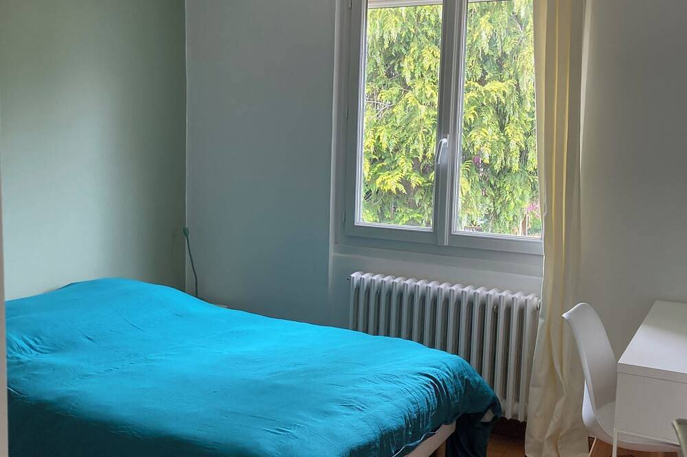 Chambres Dans Maison Avec Jardin in Avrillé, Angers region