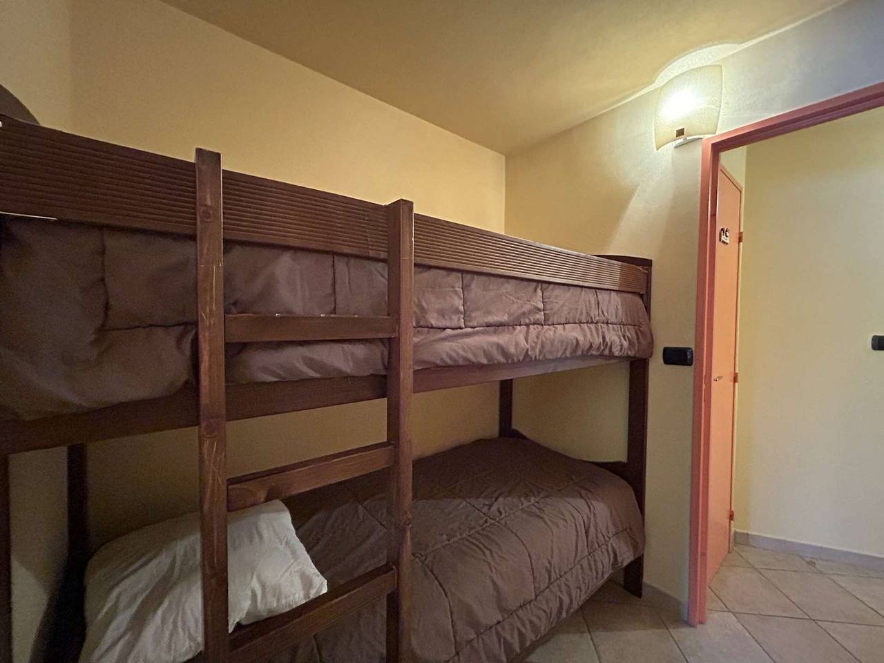 Appartement entier, Appartement cosy à Montgenèvre, 6 pers avec parking et animaux acceptés in Montgenèvre, Région de Briançon